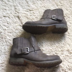 🍉3/$15 Dirty Laundry Booties 8.5